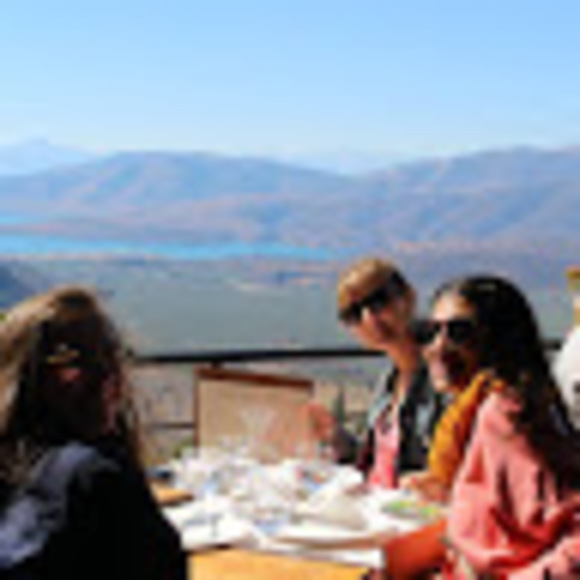 Meet your Posher, Deja - Picture 1 of 1